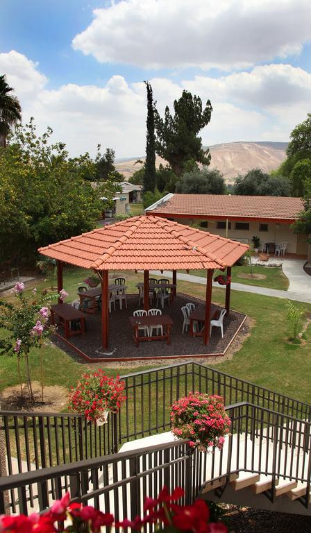 Shaar Hagolan Kibbutz Country Lodging 외부 사진